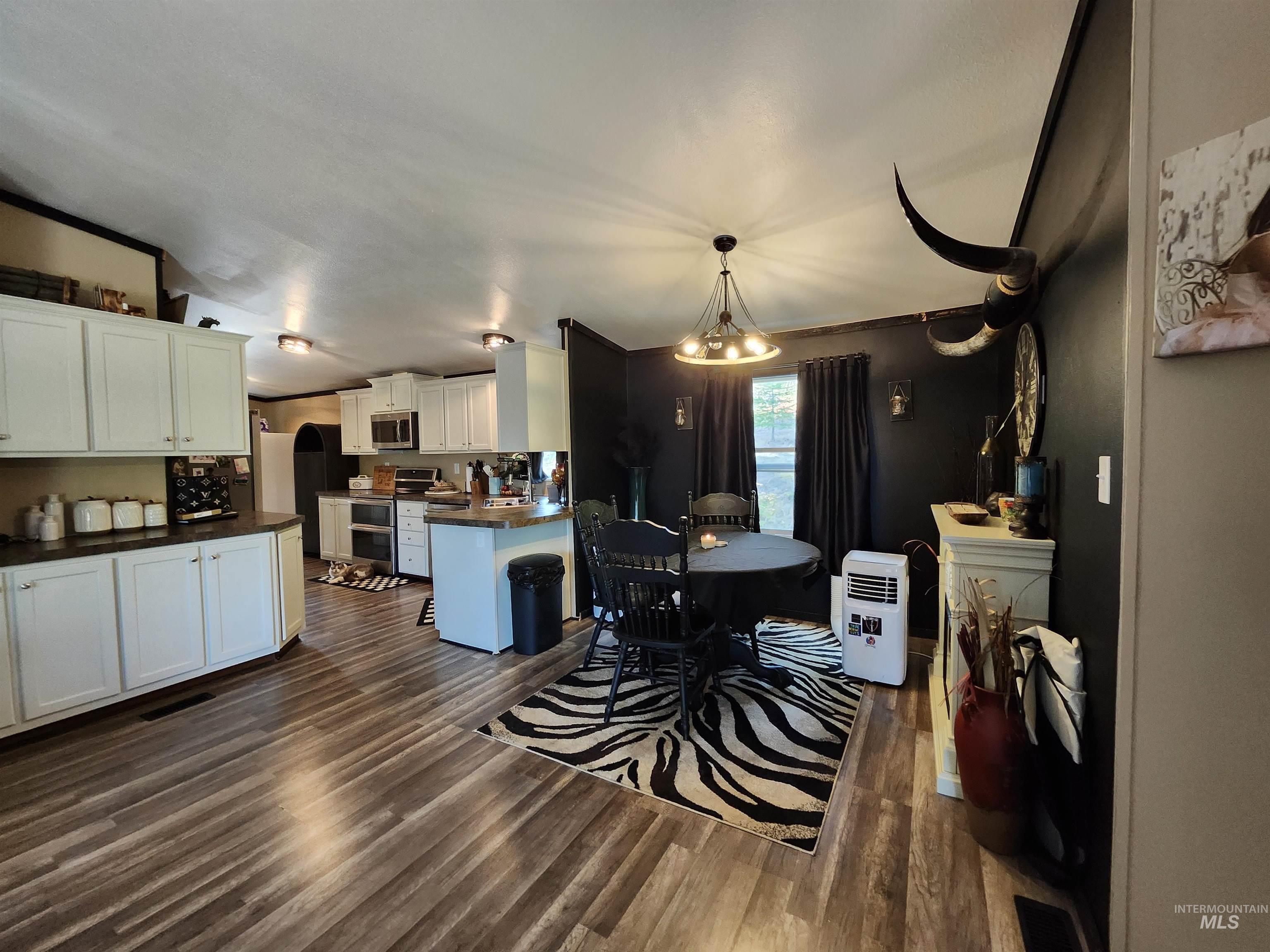 1007 W Hatter Creek Property Photo 9