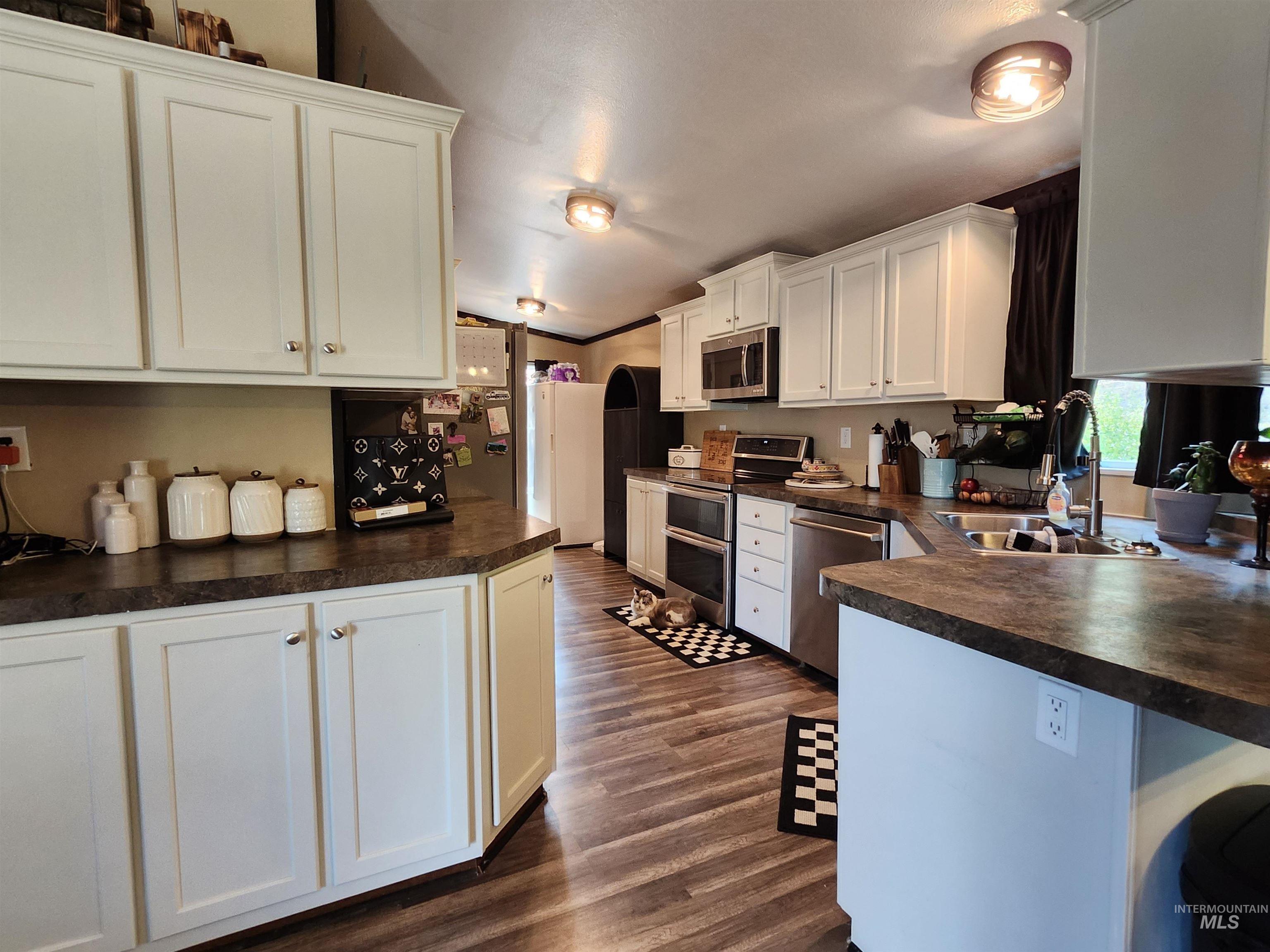 1007 W Hatter Creek Property Photo 10