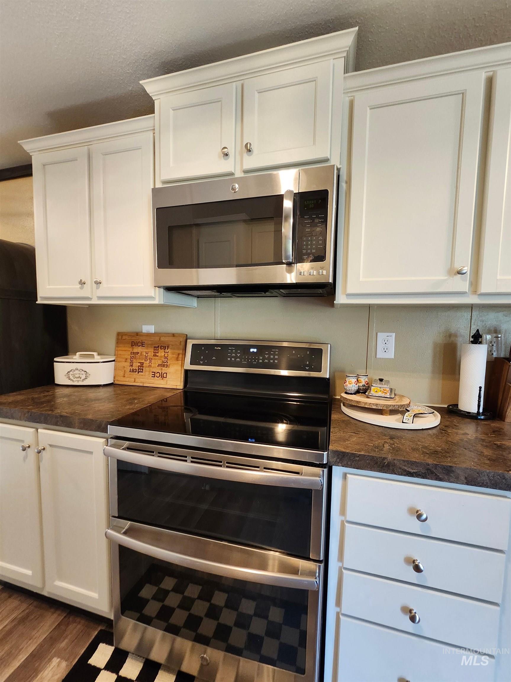 1007 W Hatter Creek Property Photo 13