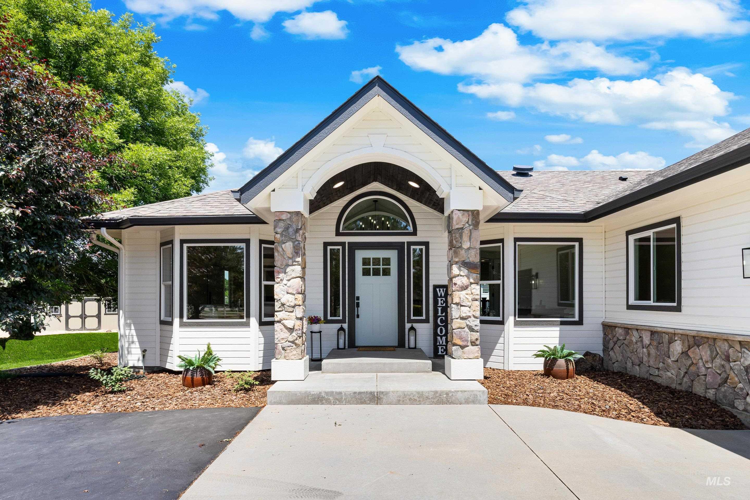 1910 W Campo Ln Property Photo 6