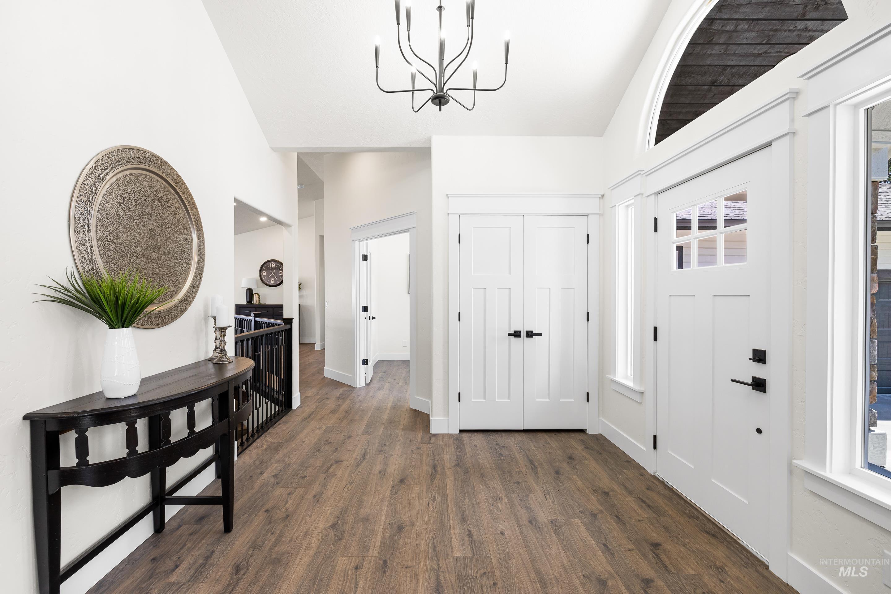 1910 W Campo Ln Property Photo 7