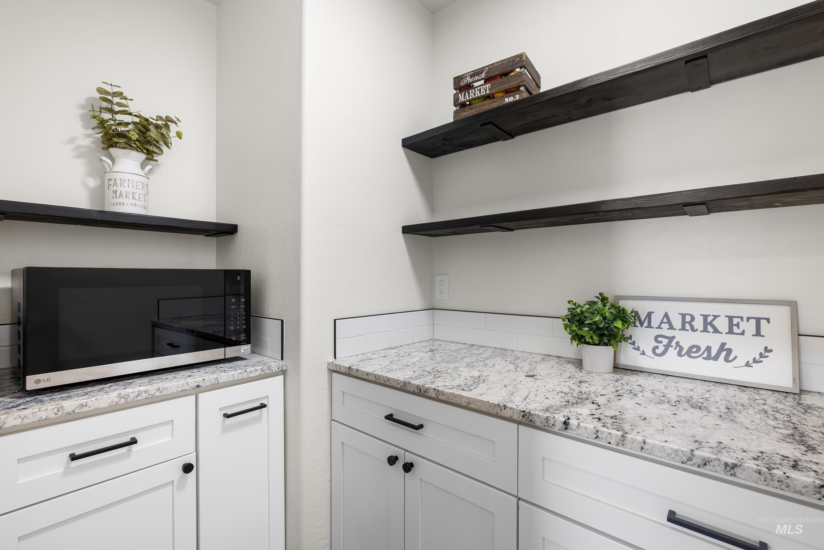 1910 W Campo Ln Property Photo 20