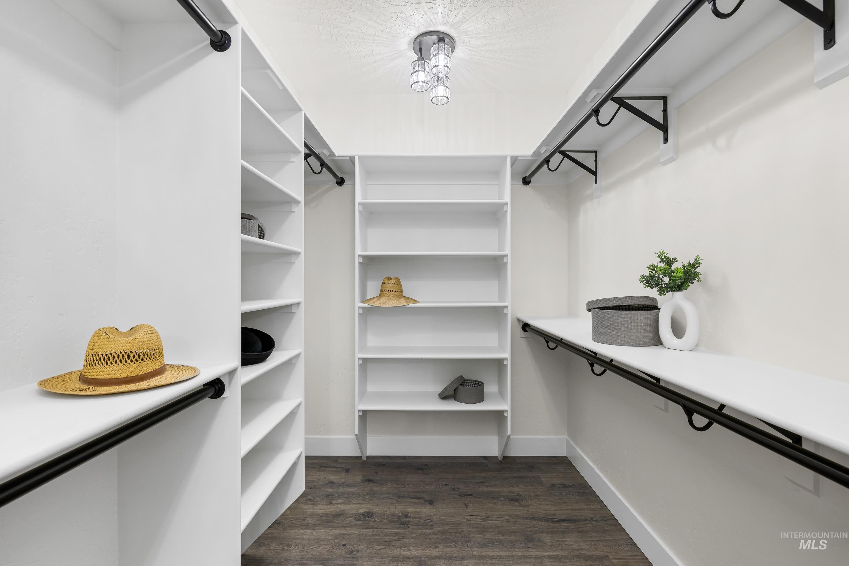 1910 W Campo Ln Property Photo 28