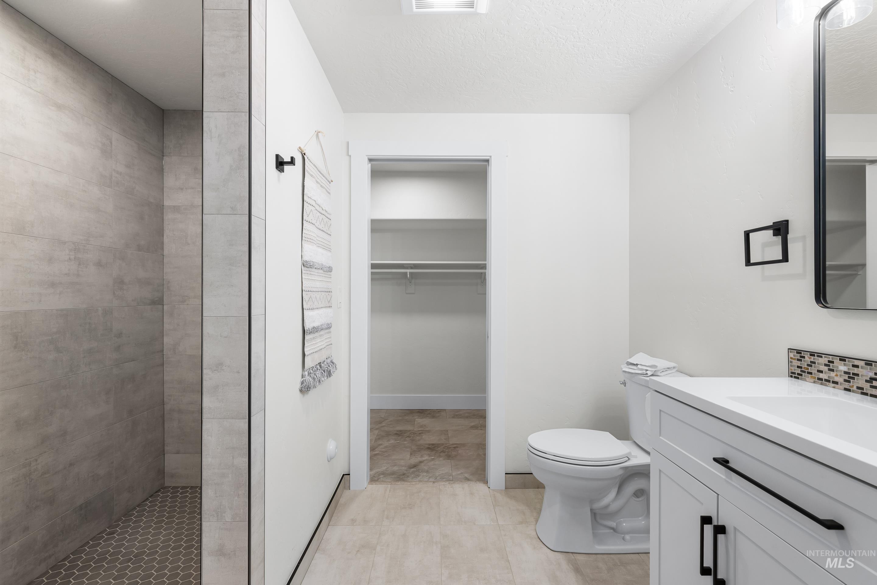 1910 W Campo Ln Property Photo 39