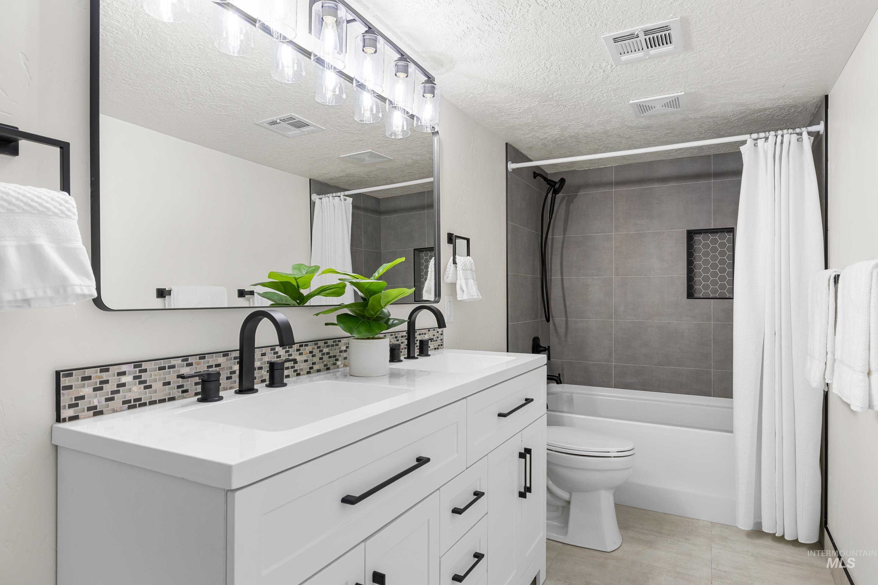 1910 W Campo Ln Property Photo 42