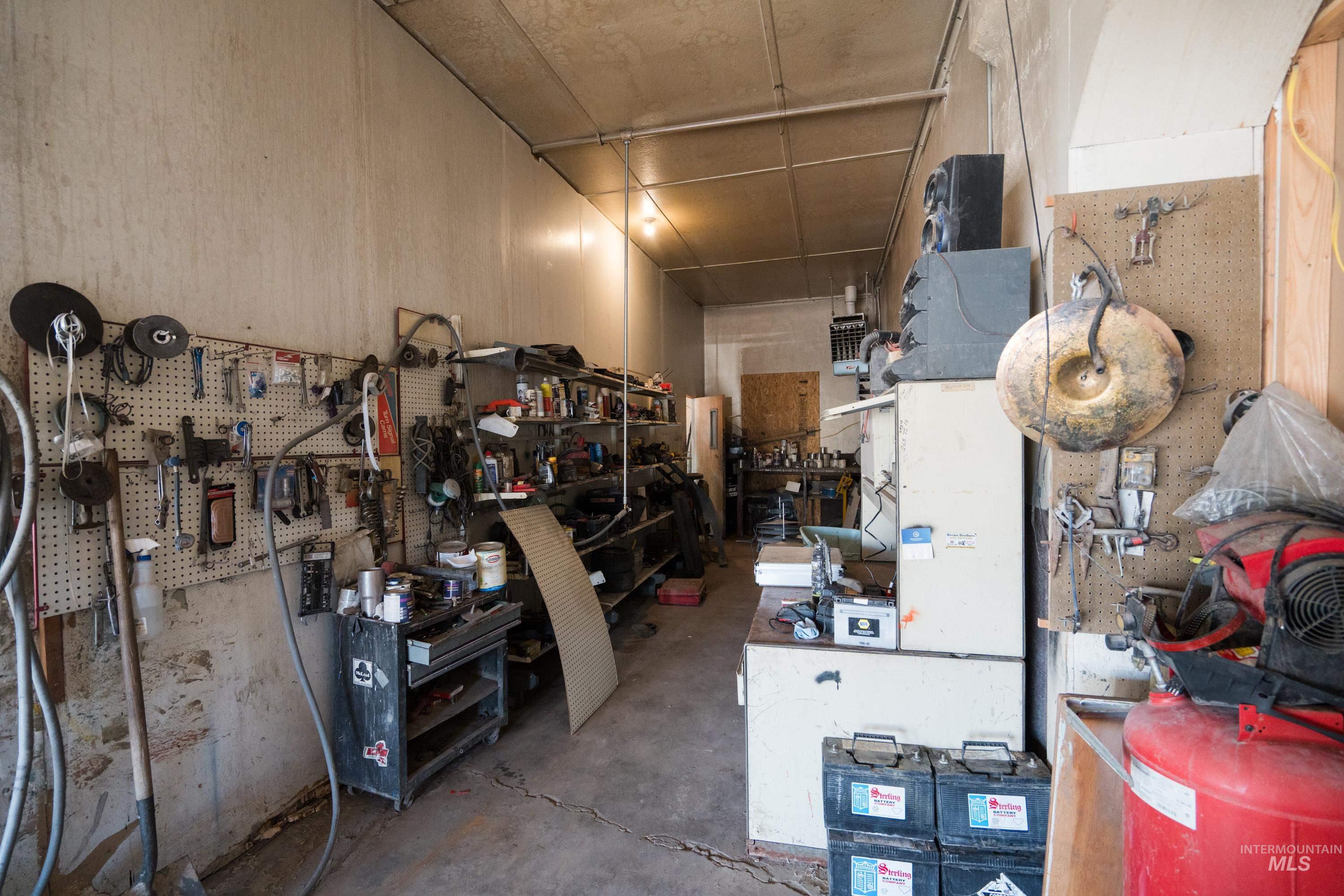 109 E Idaho St Property Photo 4