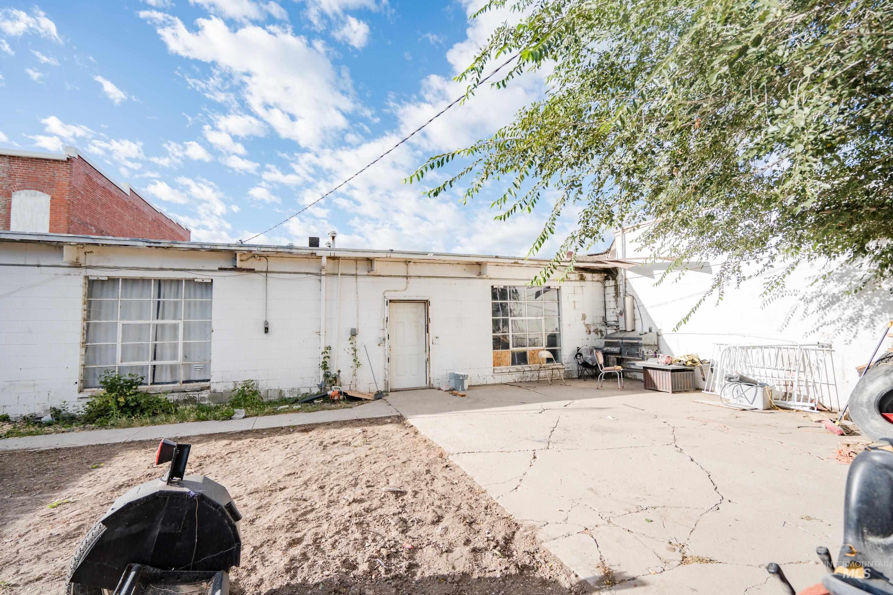 109 E Idaho St Property Photo 8