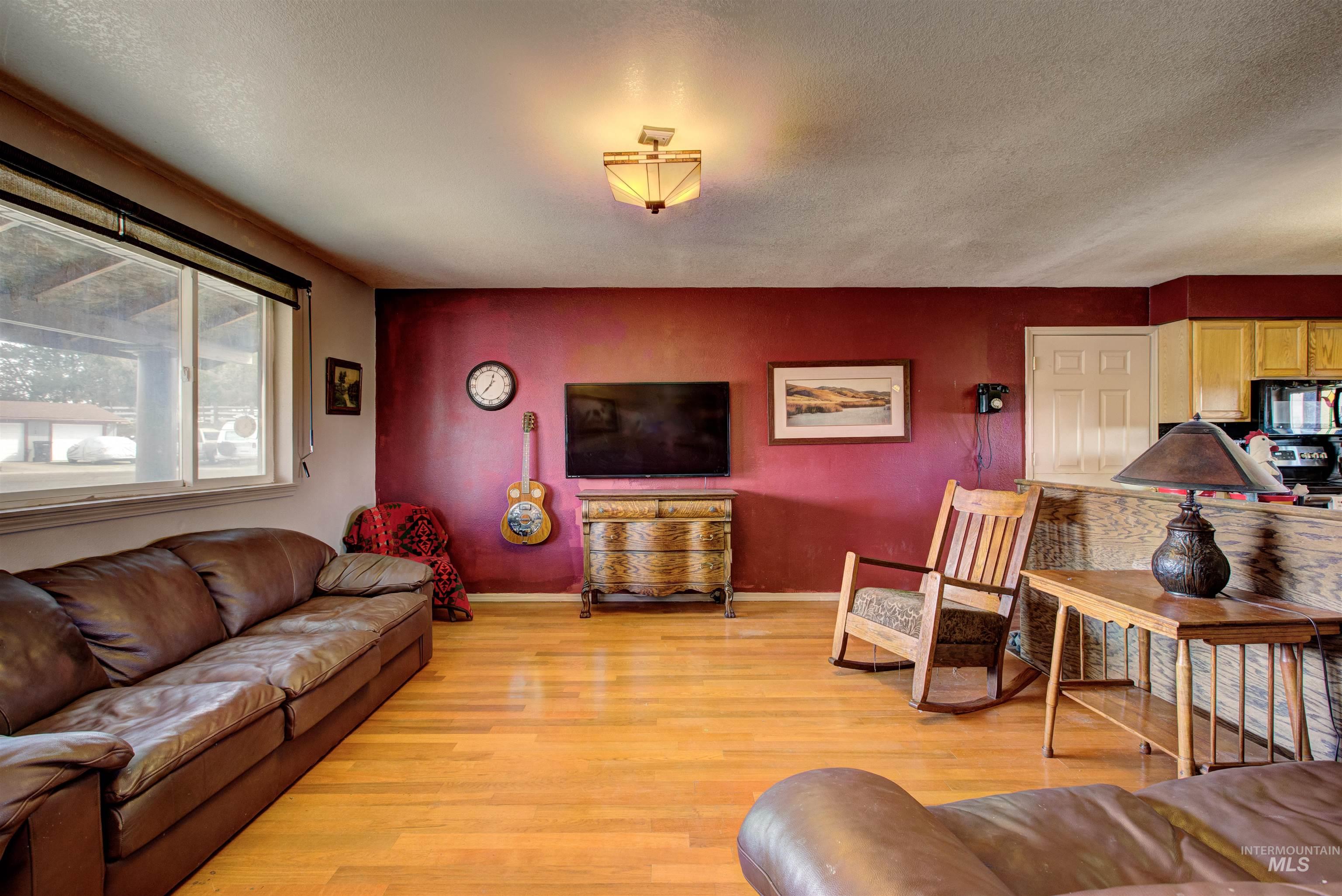 695 Totem Dr Property Photo 5