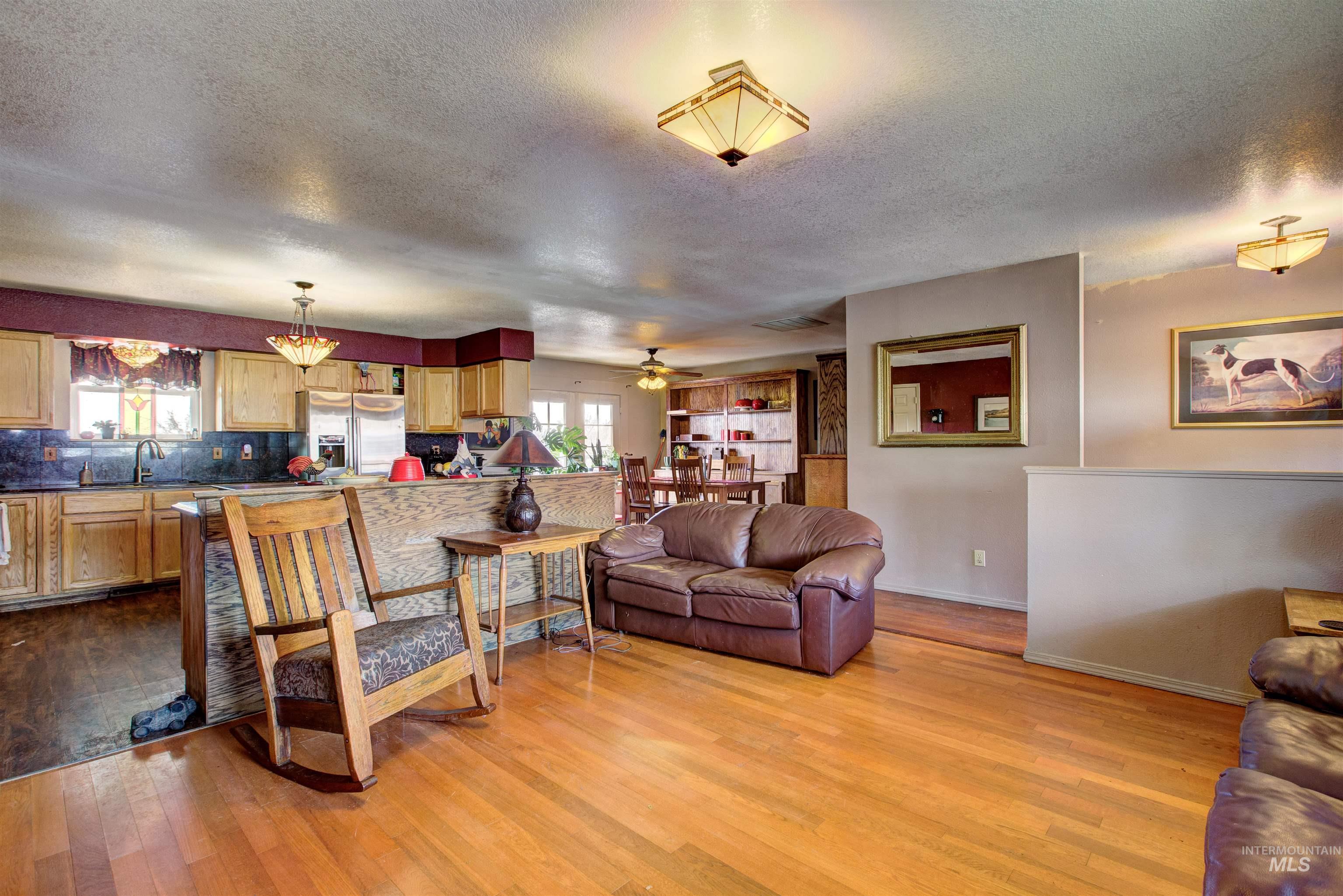 695 Totem Dr Property Photo 6