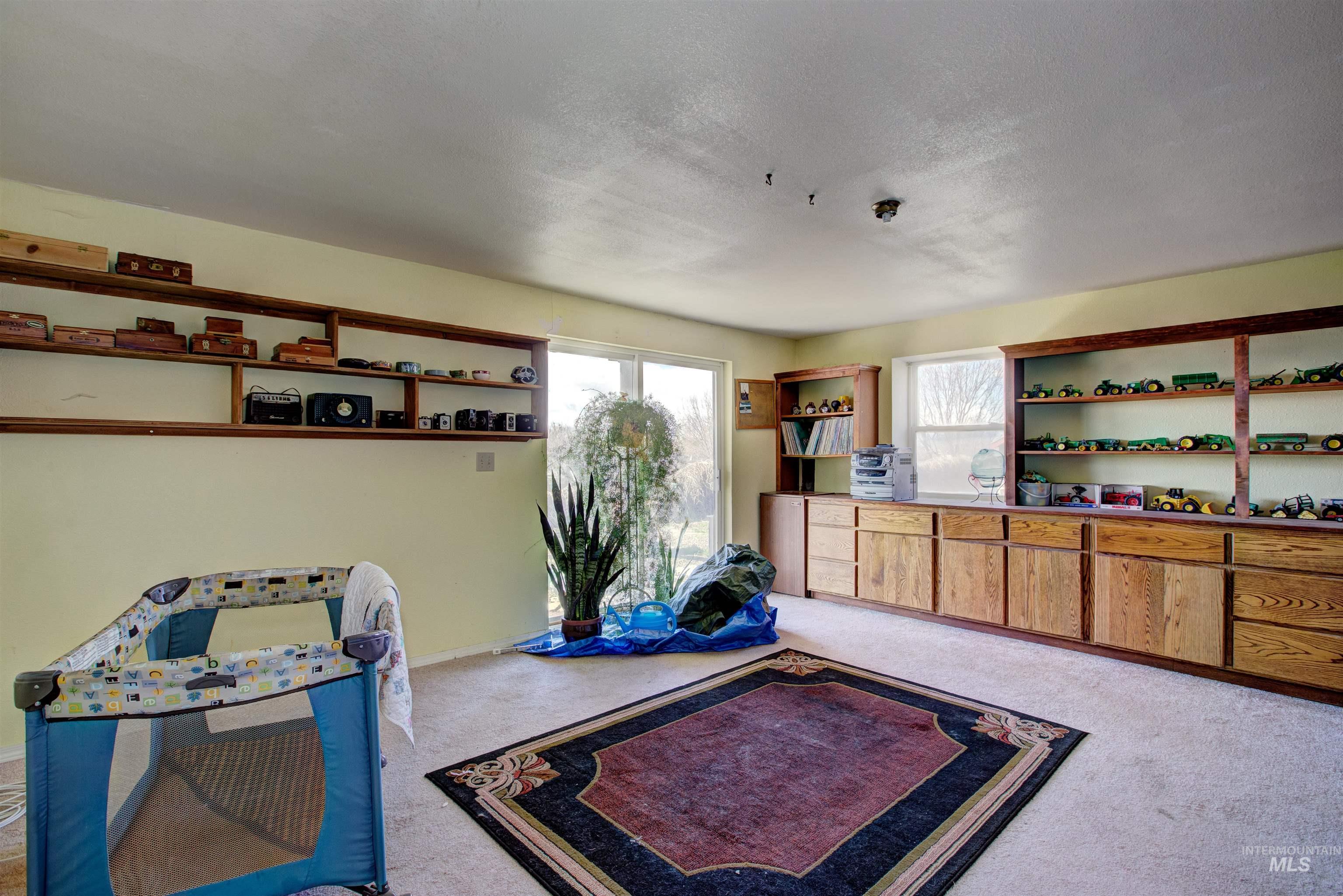 695 Totem Dr Property Photo 15