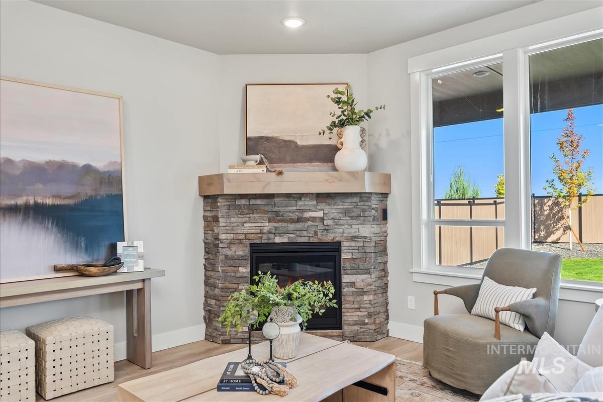 6672 W Los Flores Dr Property Photo 7