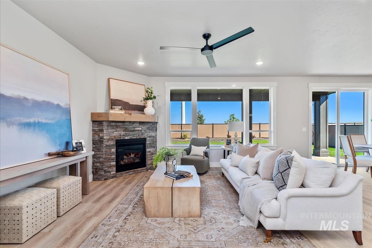 6672 W Los Flores Dr Property Photo 8