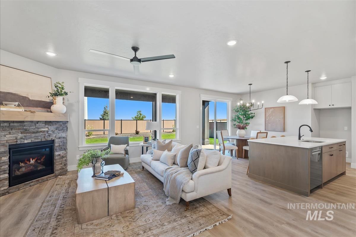 6672 W Los Flores Dr Property Photo 9