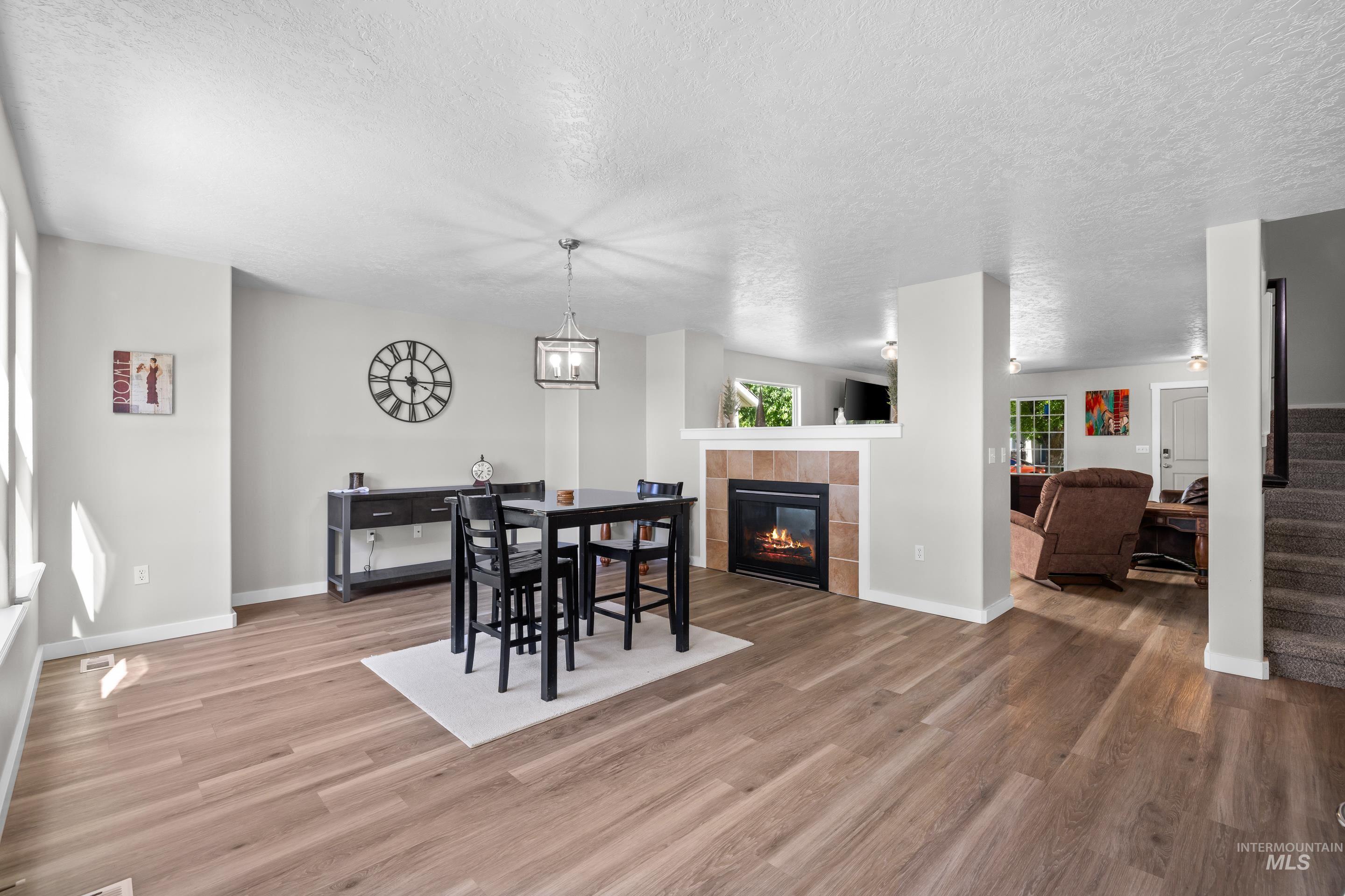 2145 W Quilceda Property Photo 8