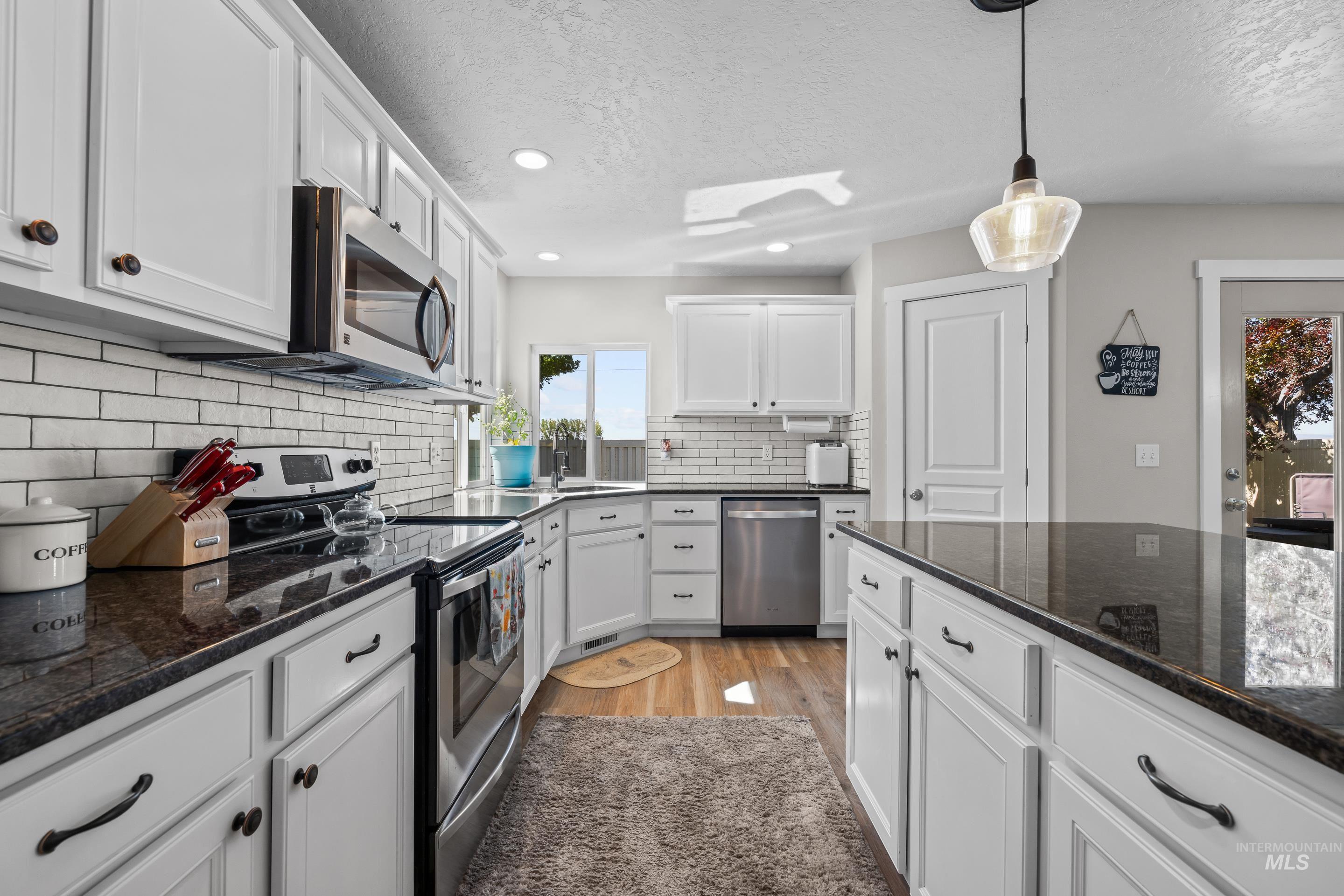 2145 W Quilceda Property Photo 11