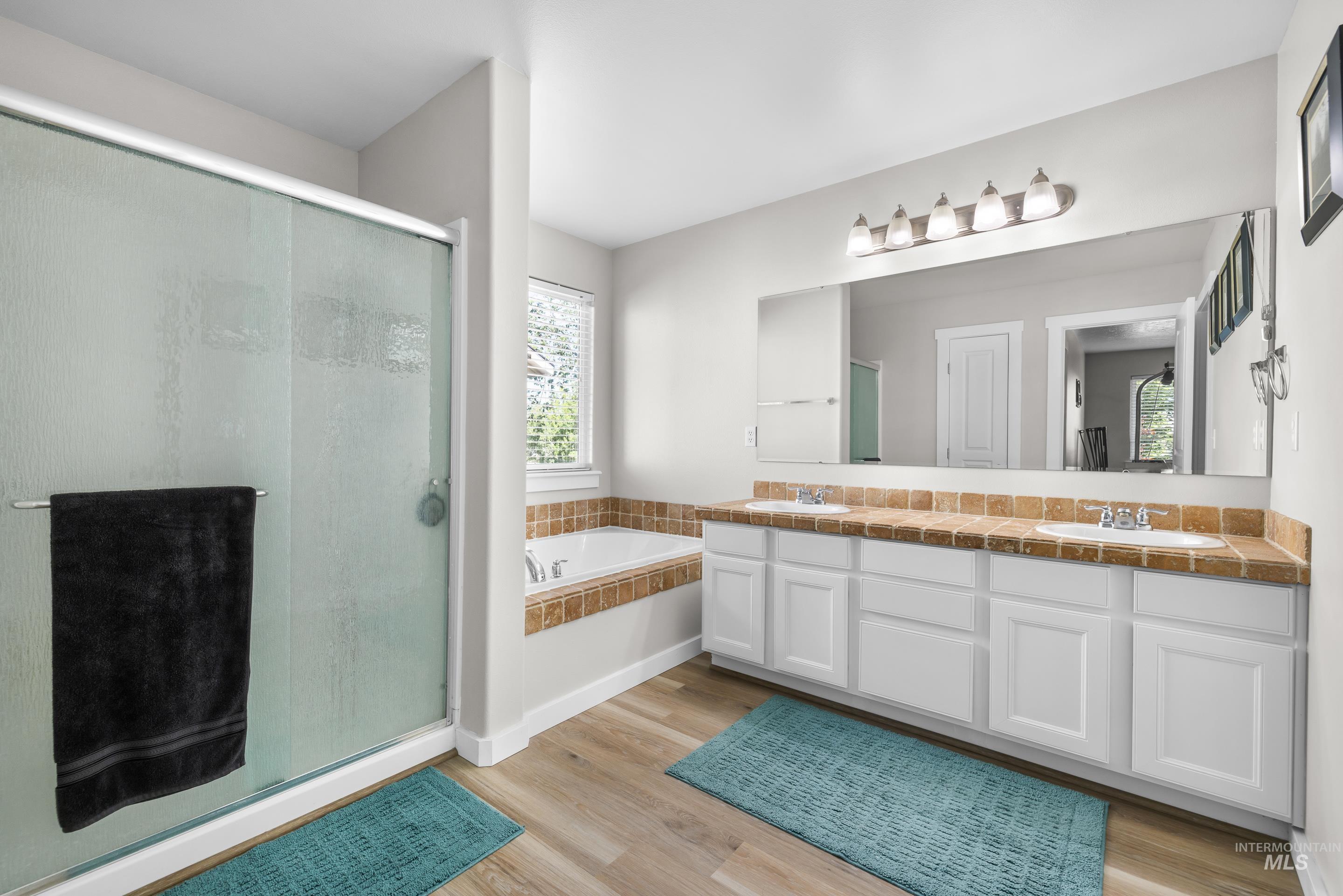 2145 W Quilceda Property Photo 16