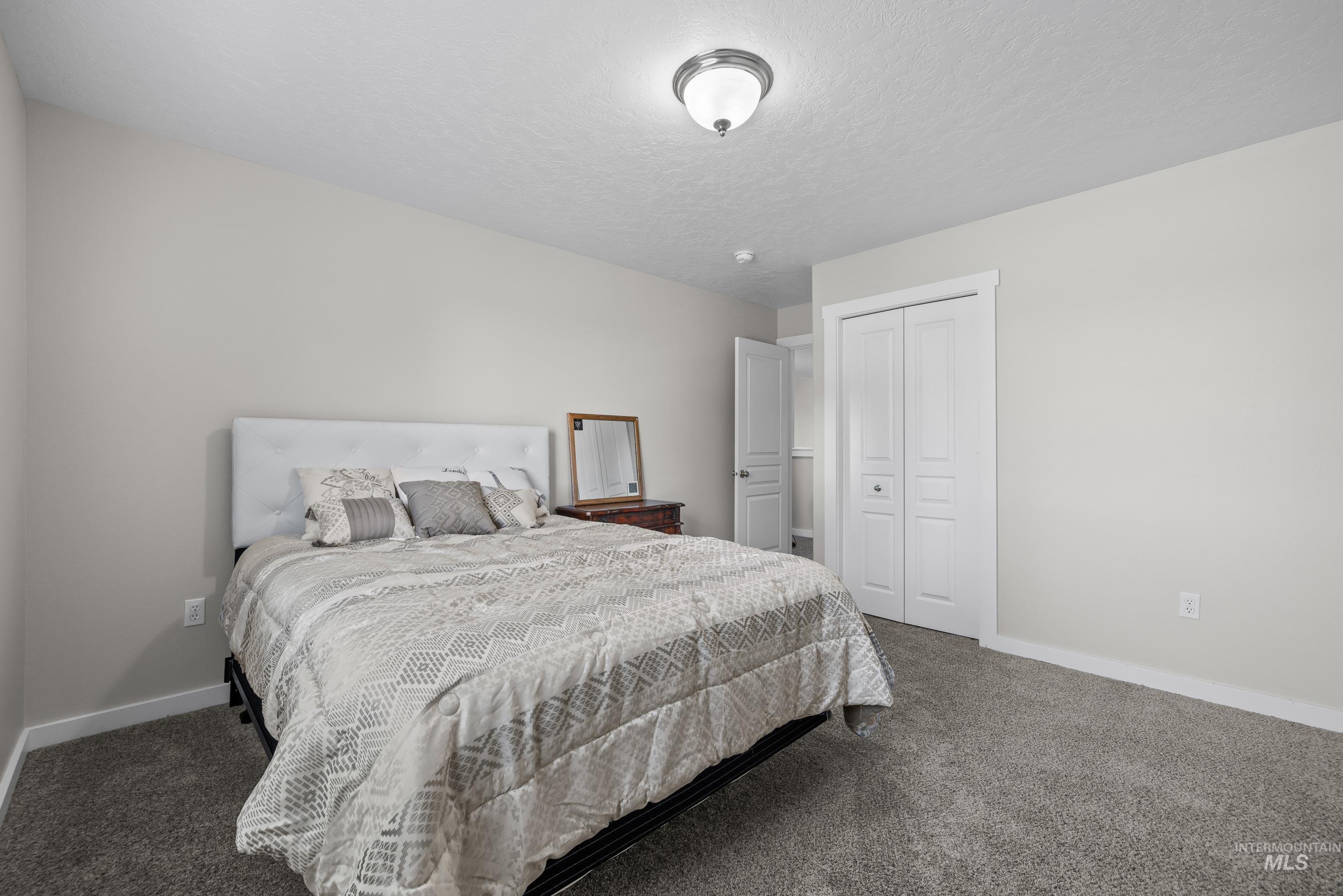 2145 W Quilceda Property Photo 18