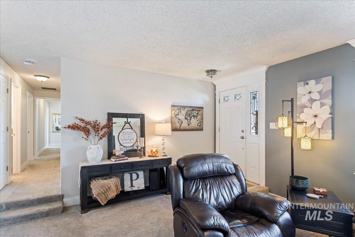 11851 Hensen Dr Property Photo 6