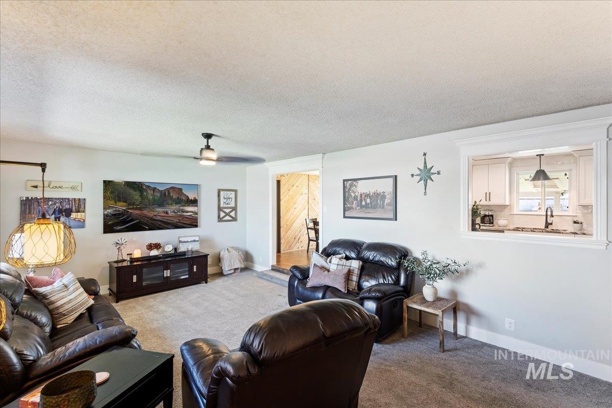 11851 Hensen Dr Property Photo 8