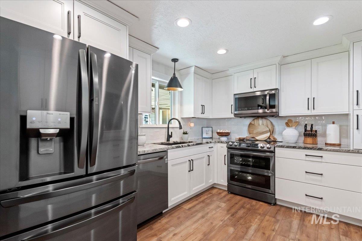 11851 Hensen Dr Property Photo 10