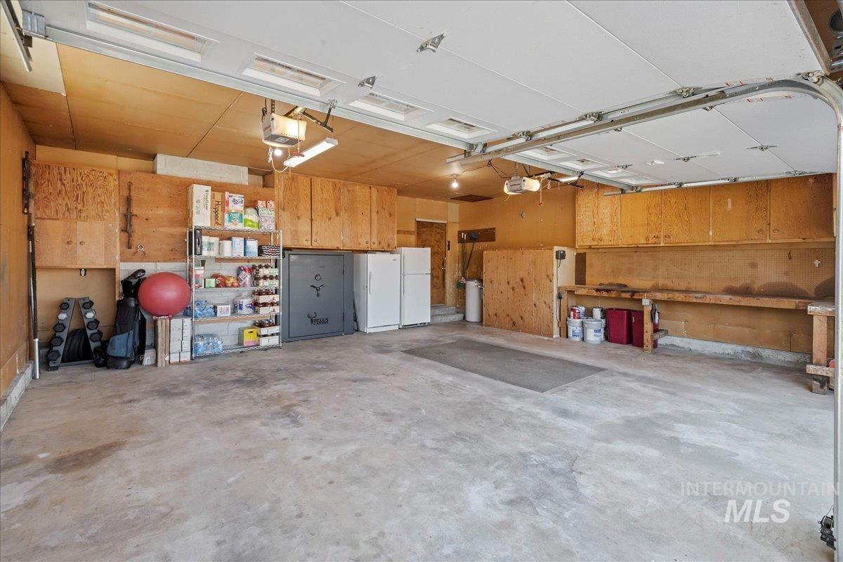 11851 Hensen Dr Property Photo 28