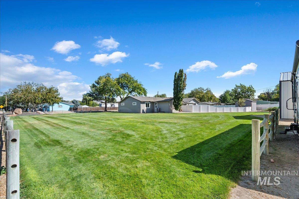 11851 Hensen Dr Property Photo 29