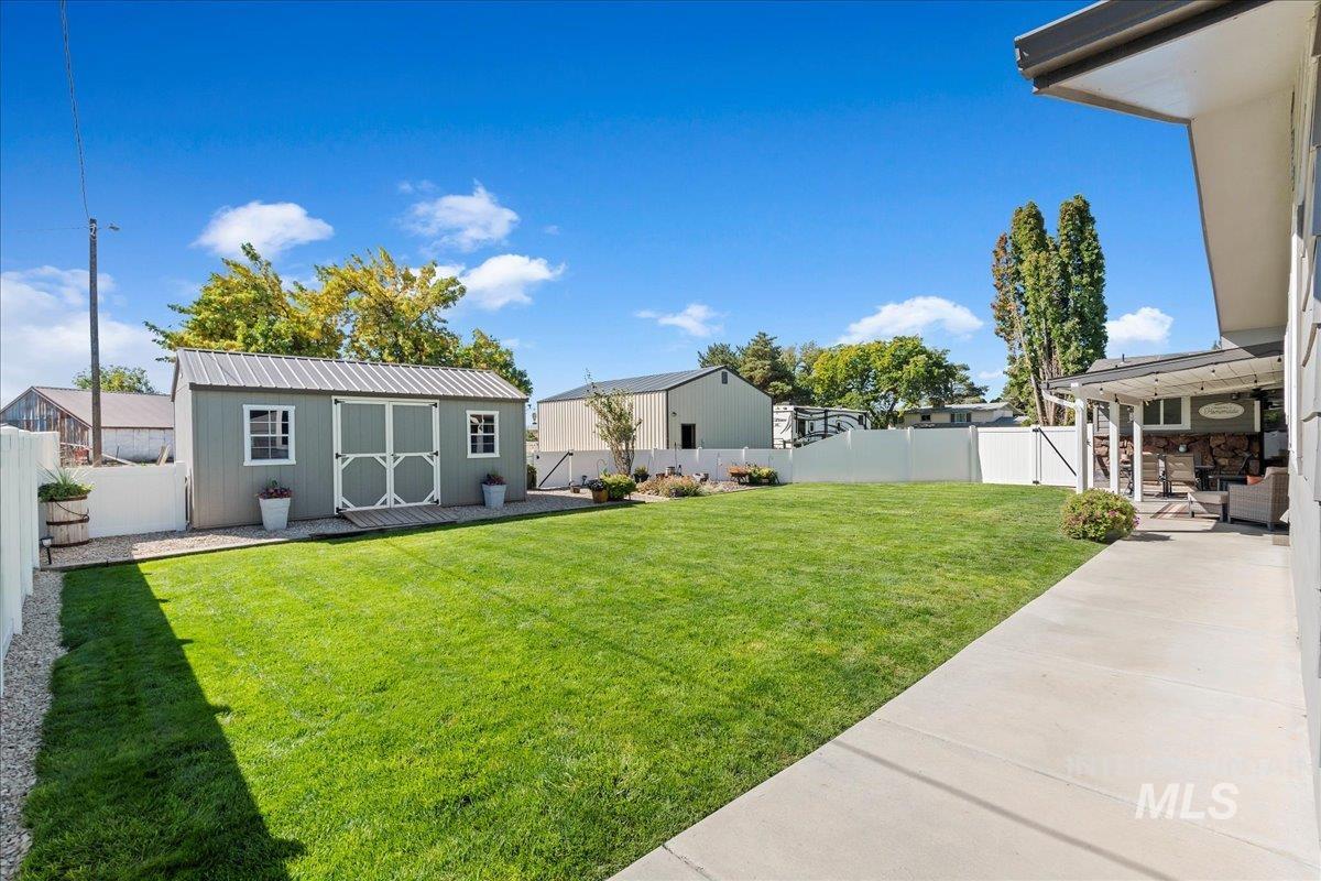 11851 Hensen Dr Property Photo 30