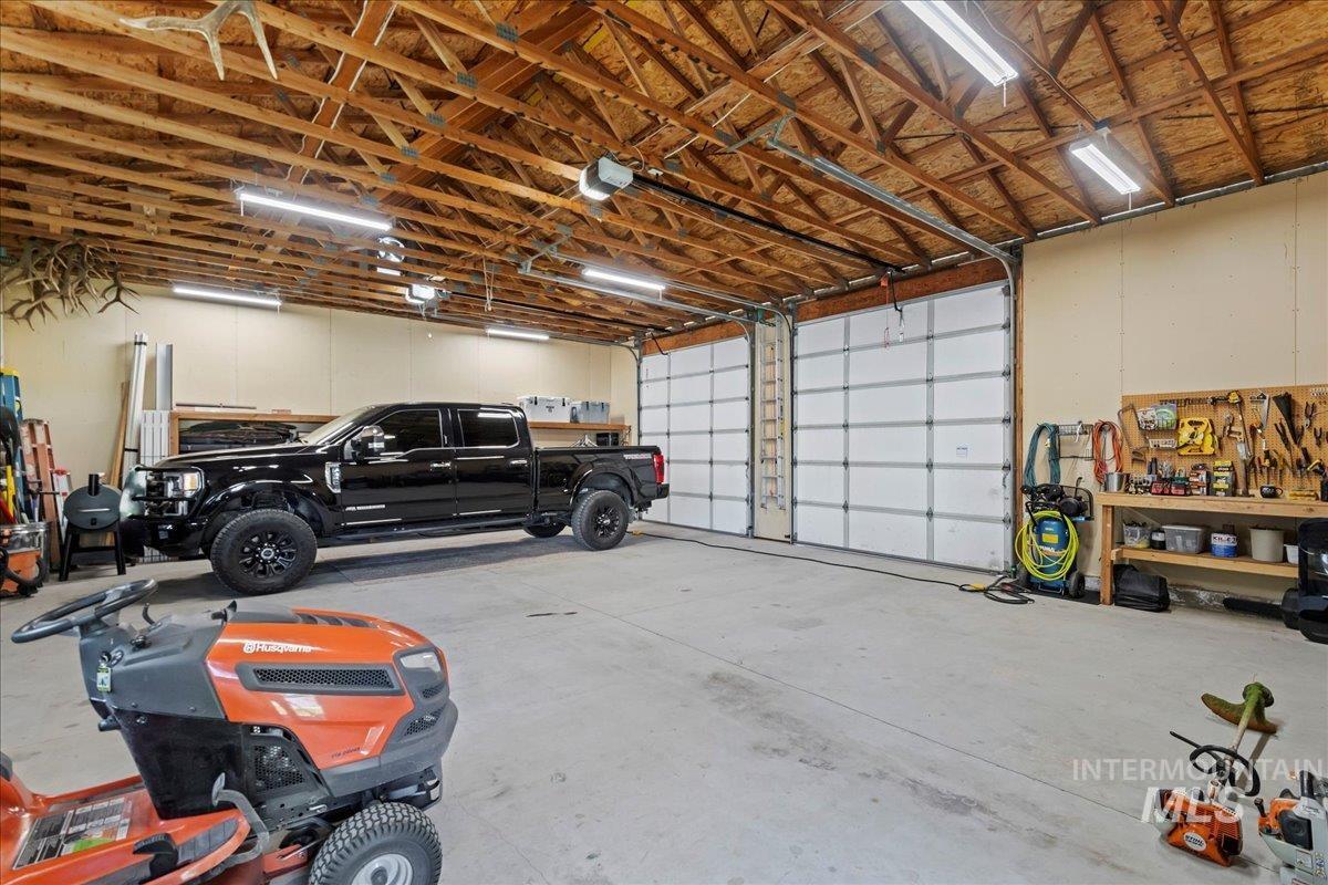 11851 Hensen Dr Property Photo 34