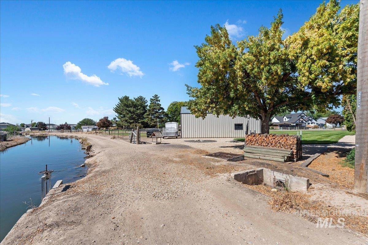 11851 Hensen Dr Property Photo 38