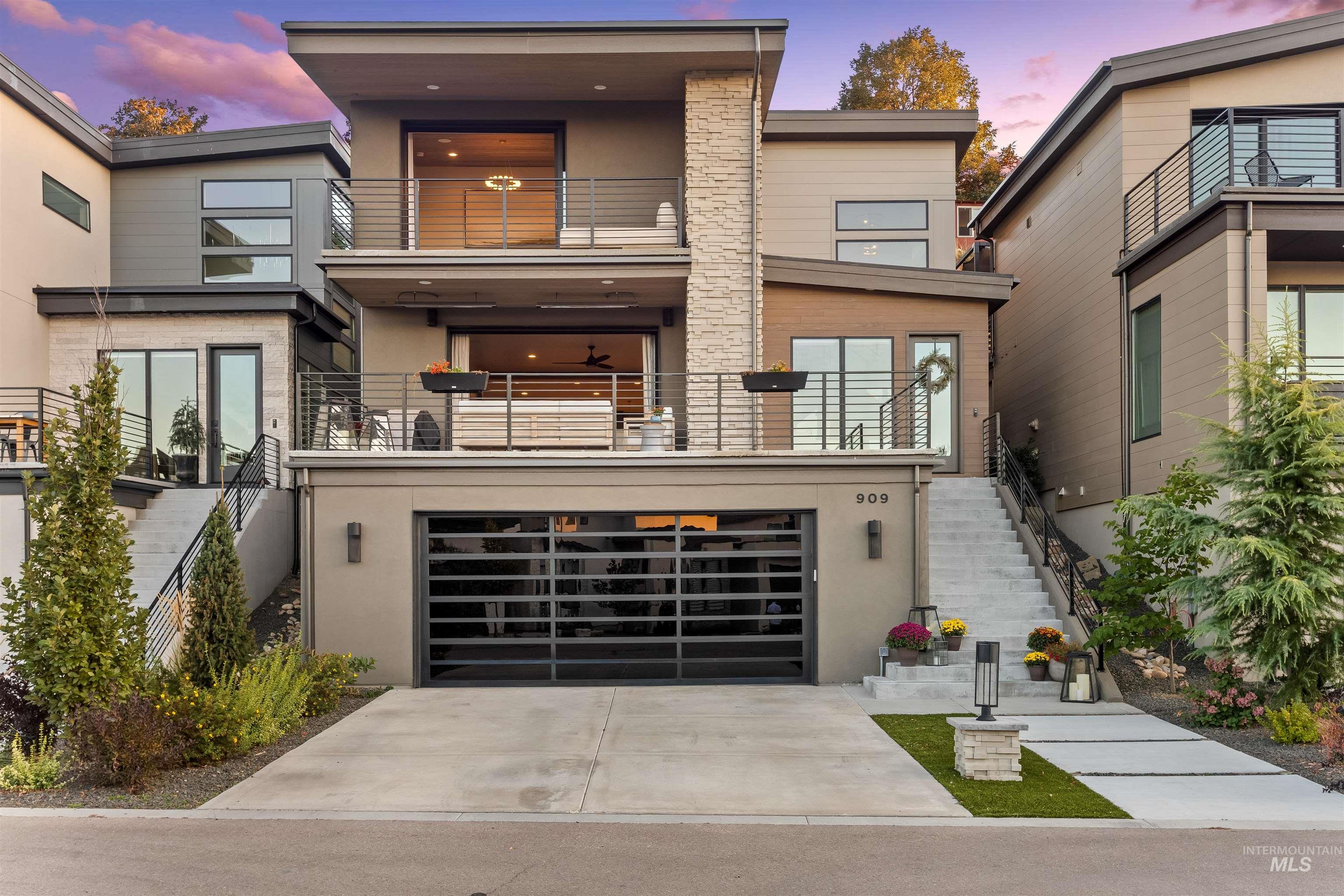 909 E Joplin Lane Property Photo 1