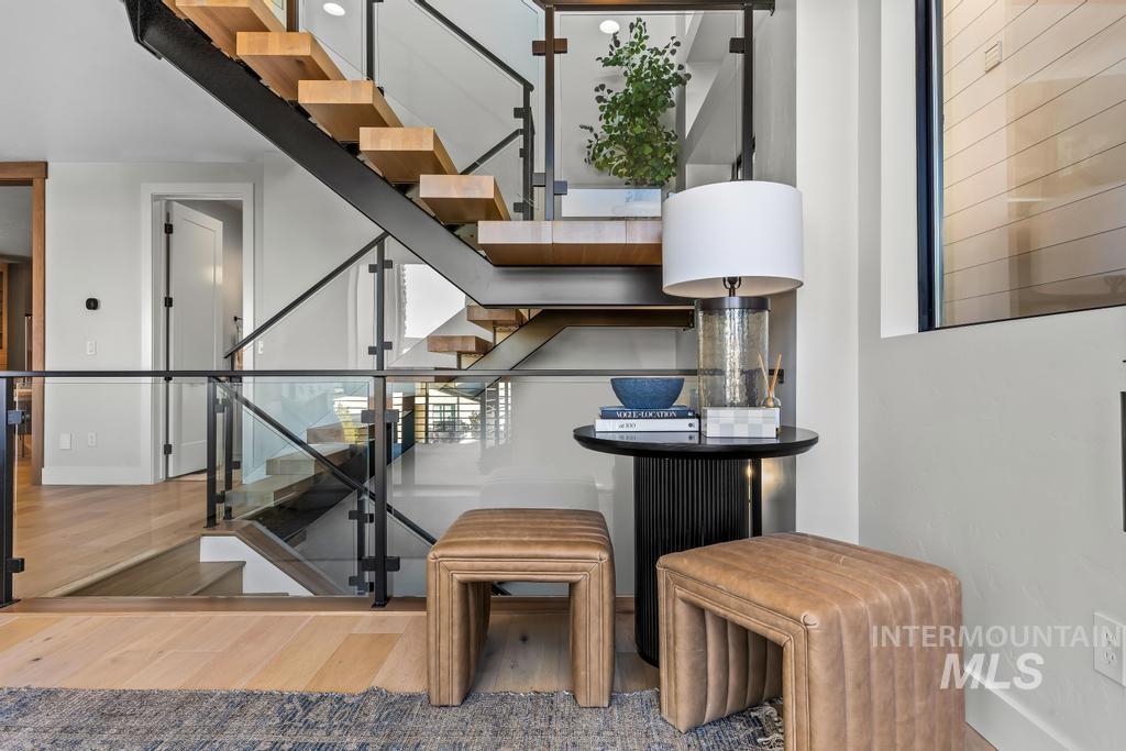 909 E Joplin Lane Property Photo 3