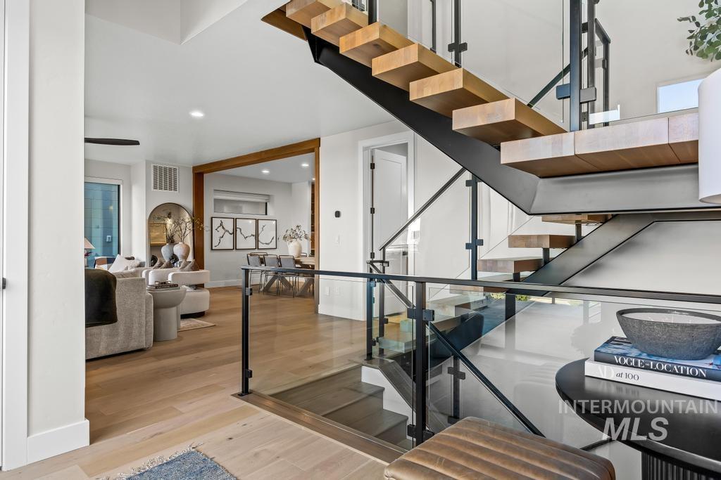 909 E Joplin Lane Property Photo 5