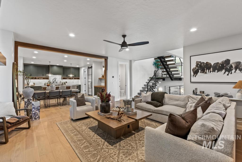 909 E Joplin Lane Property Photo 7