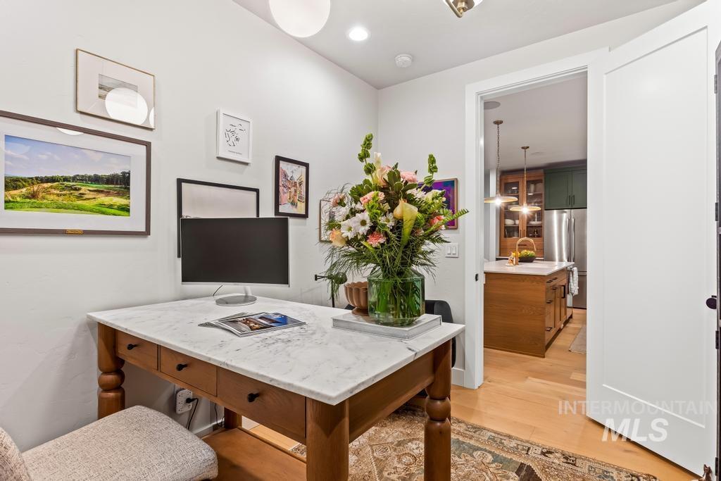 909 E Joplin Lane Property Photo 21