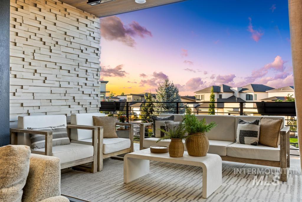 909 E Joplin Lane Property Photo 24