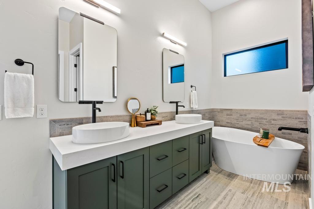 909 E Joplin Lane Property Photo 32