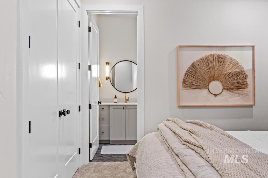 909 E Joplin Lane Property Photo 35