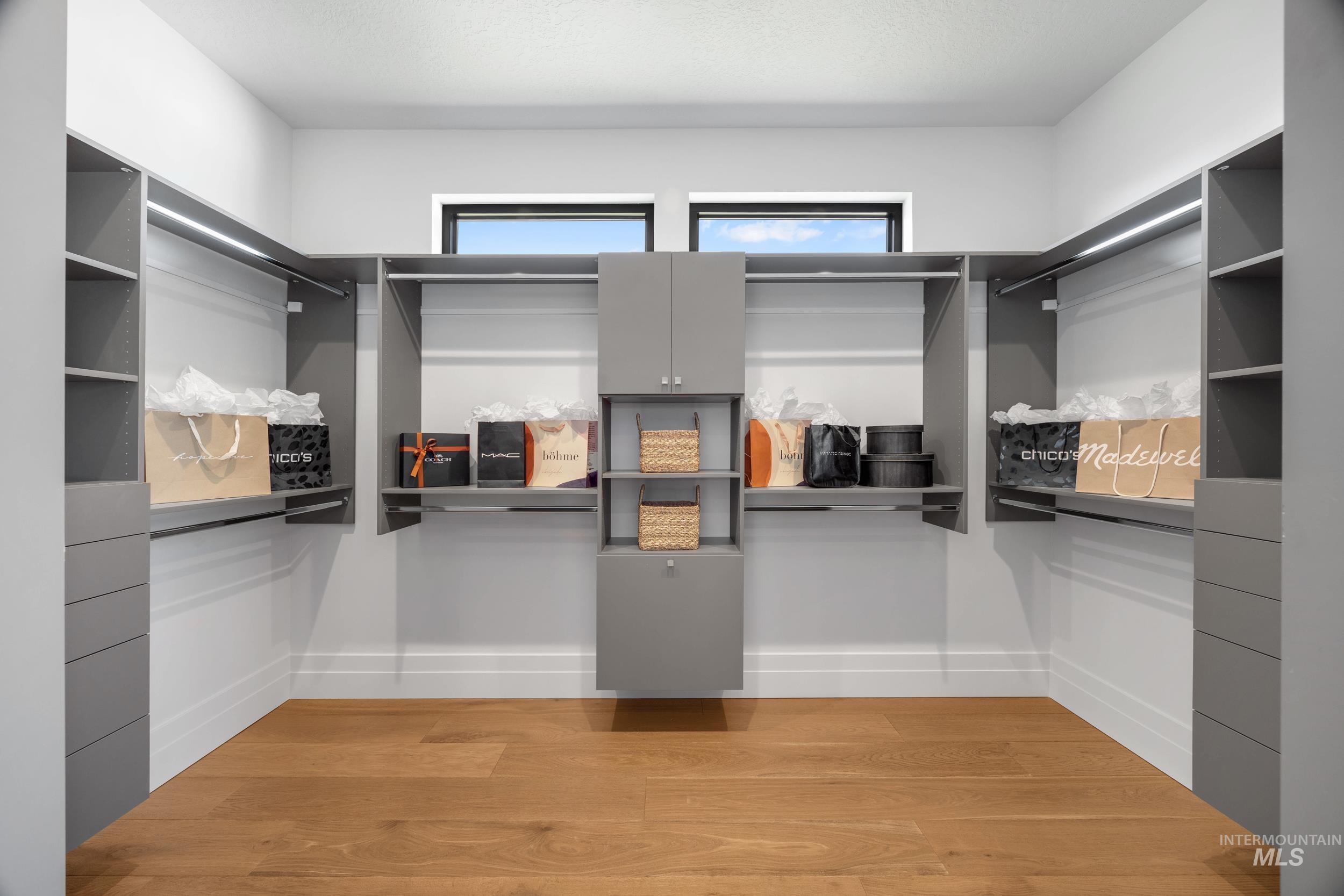 583 N Pembina Place Property Photo 28