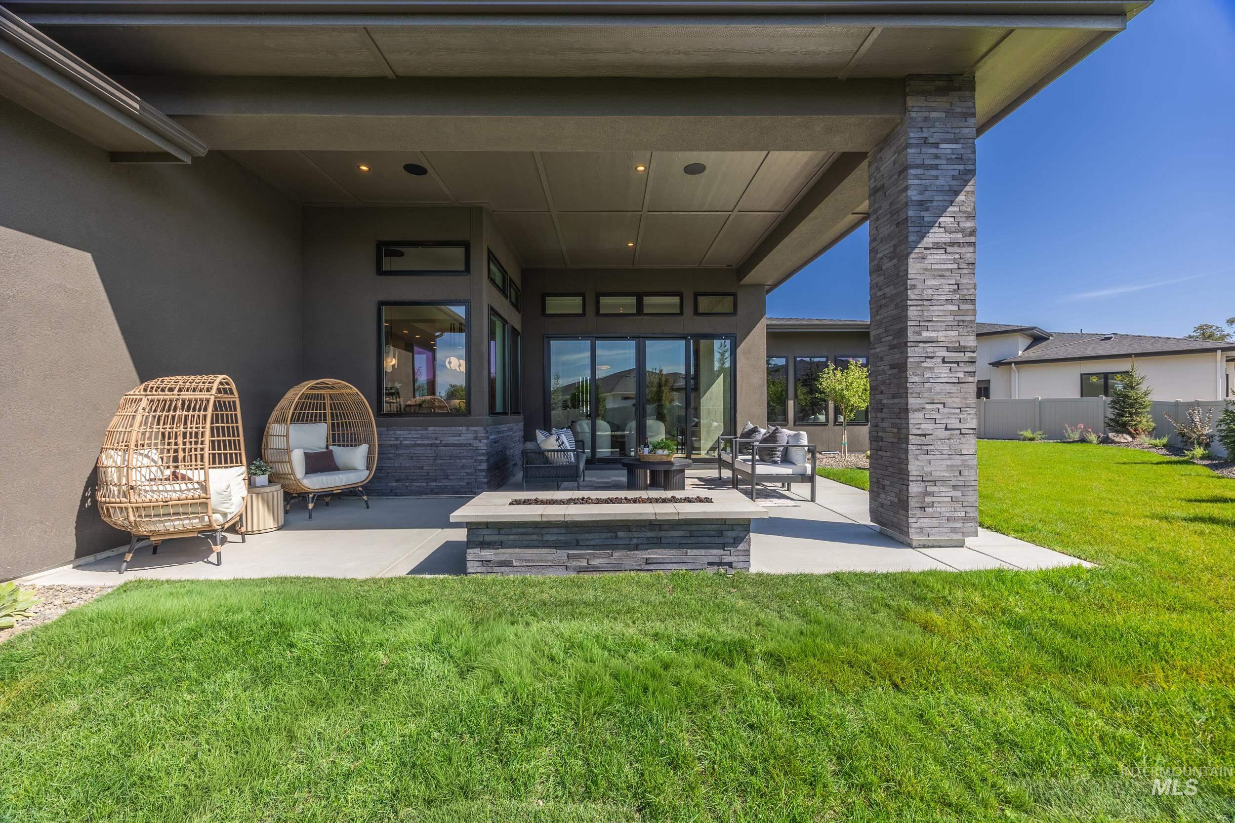 583 N Pembina Place Property Photo 44