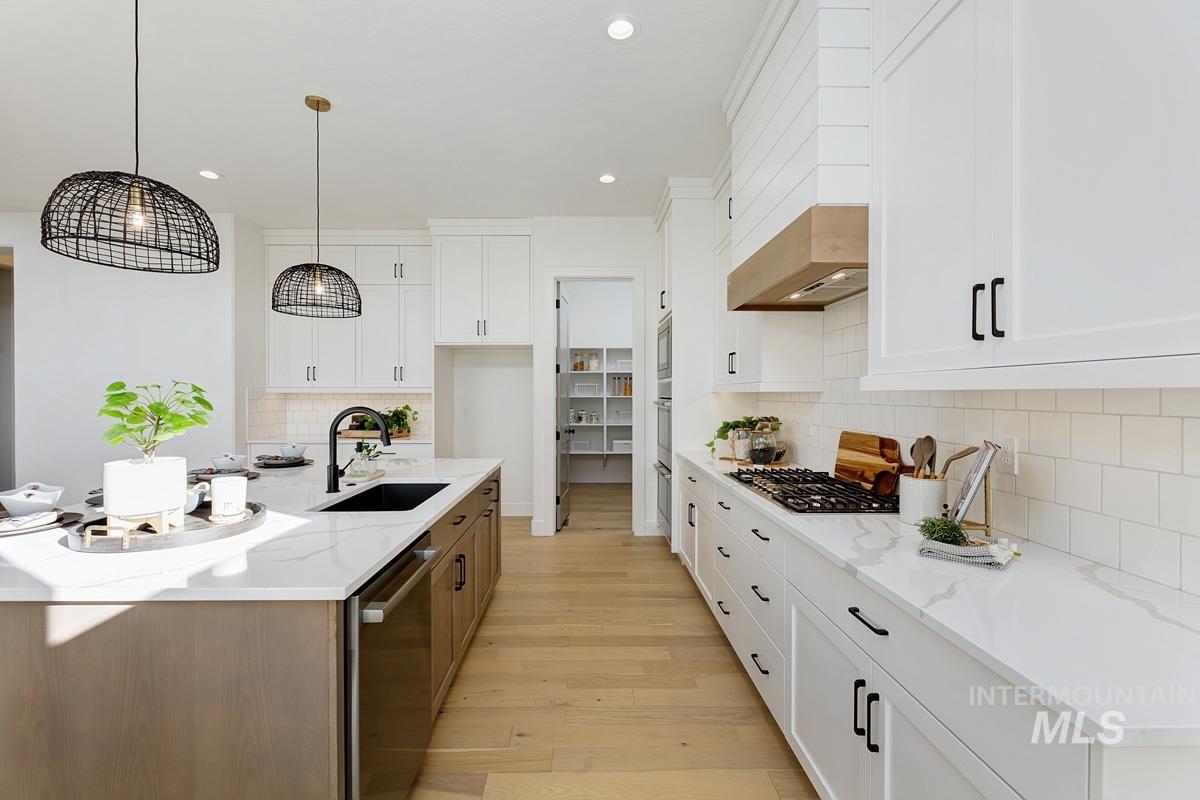 21895 Paint Ave Property Photo 9