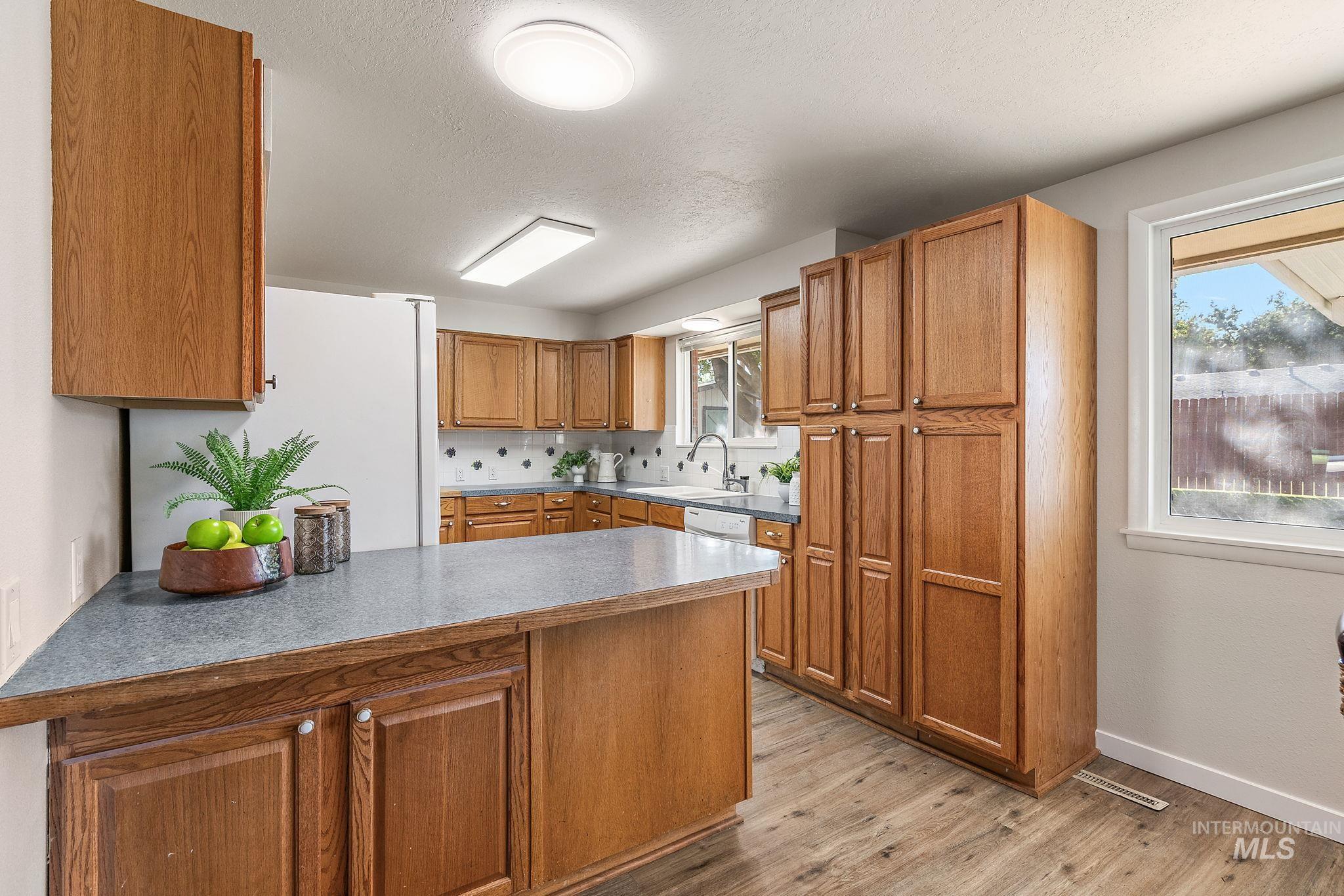 2210 Arlington Ave Property Photo 17