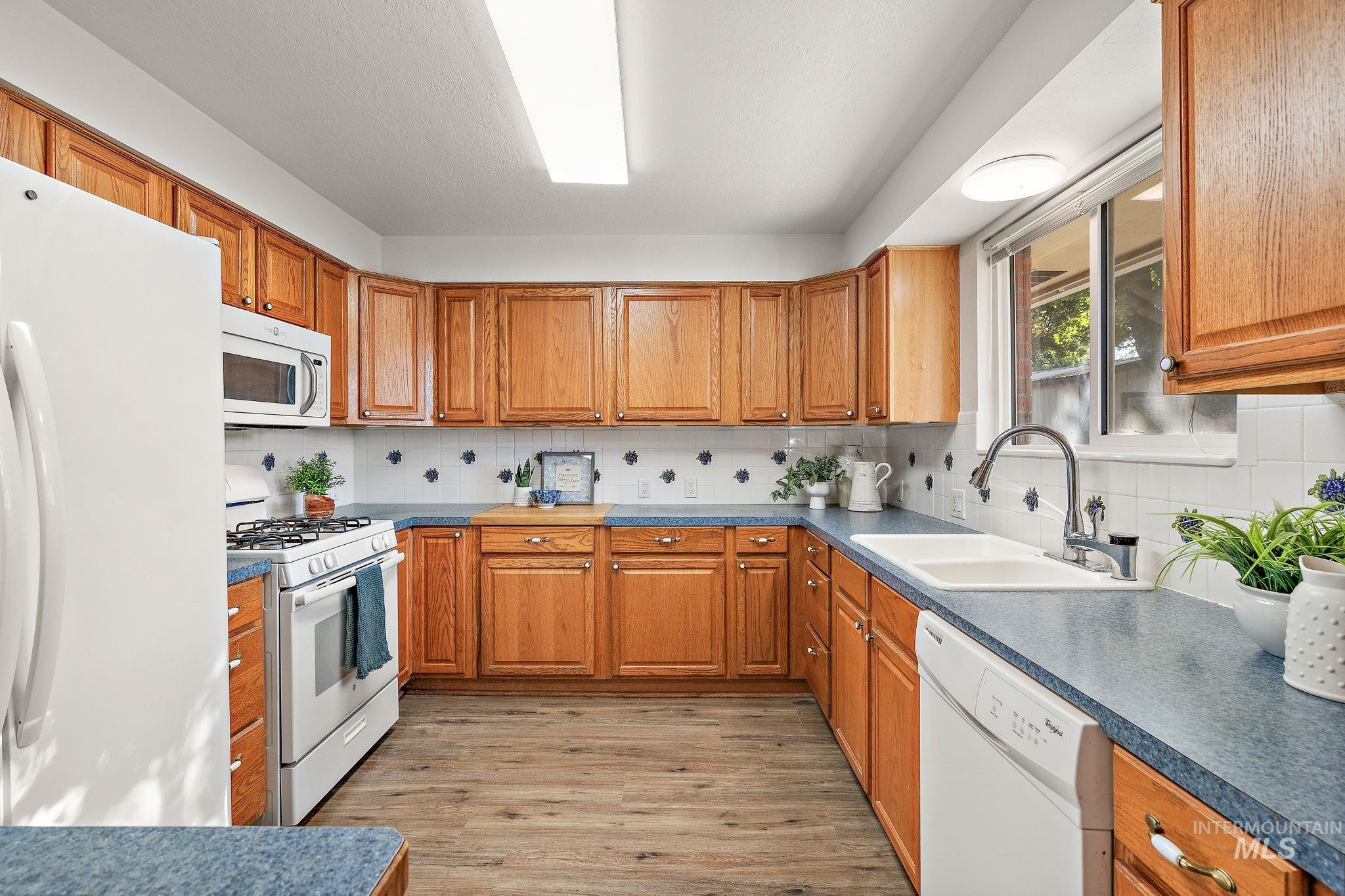 2210 Arlington Ave Property Photo 19