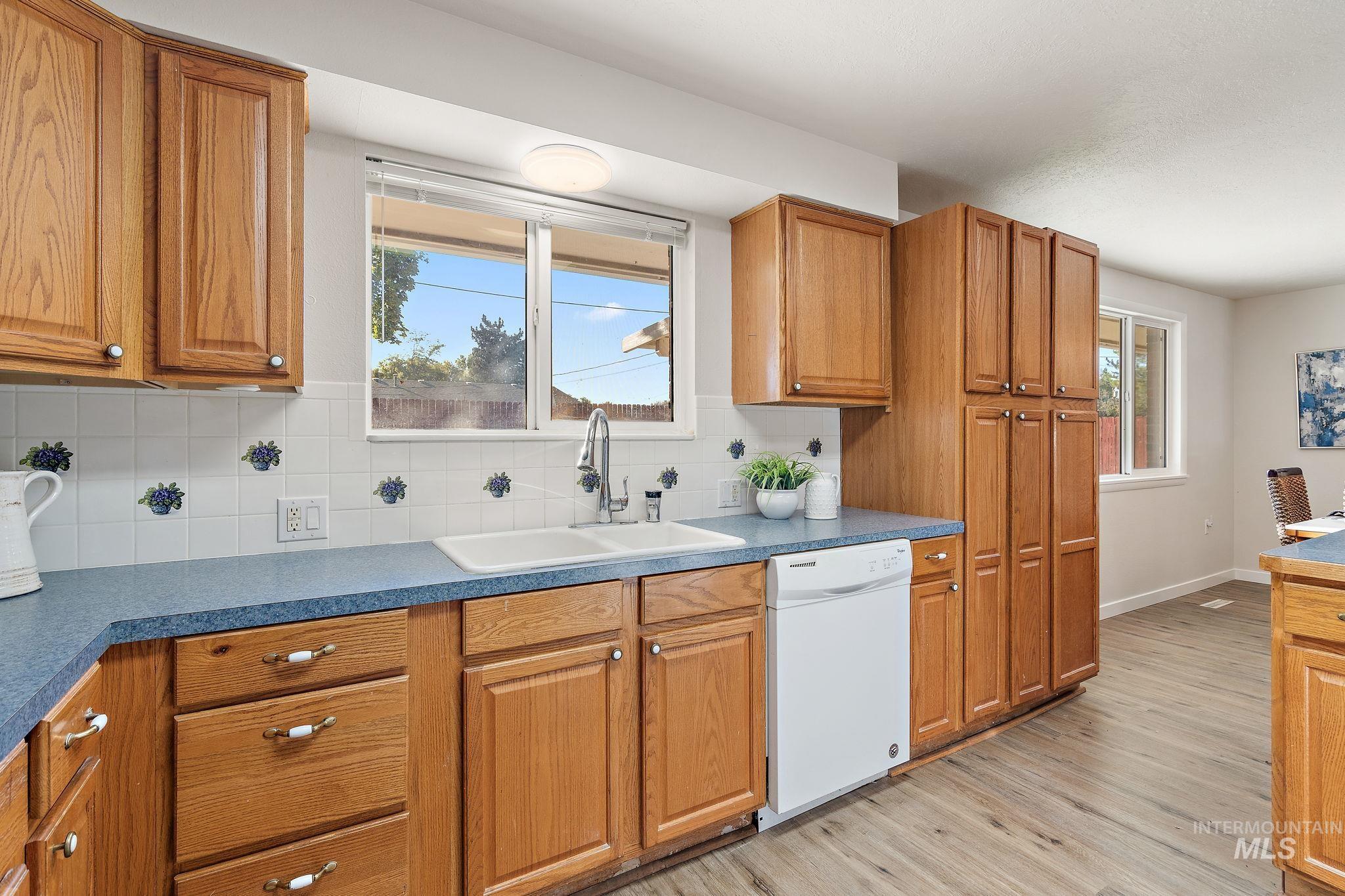 2210 Arlington Ave Property Photo 22