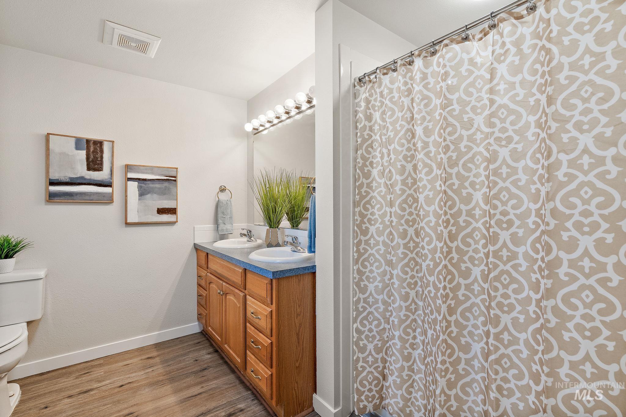 2210 Arlington Ave Property Photo 27