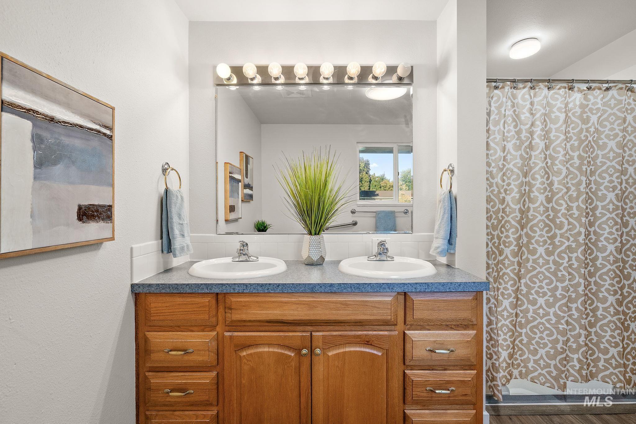 2210 Arlington Ave Property Photo 28