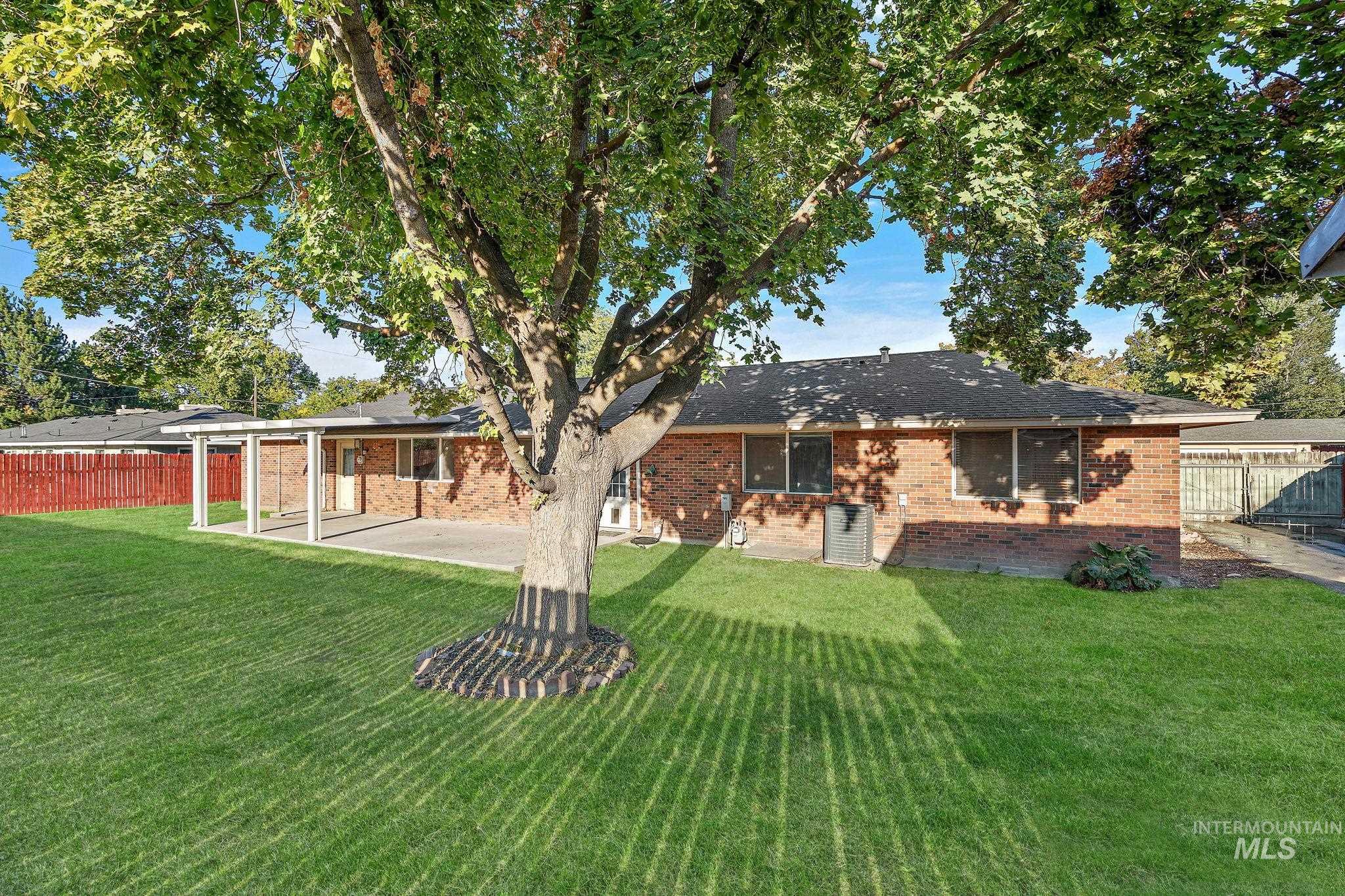 2210 Arlington Ave Property Photo 39