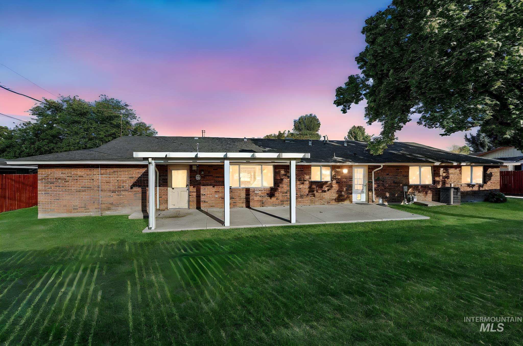 2210 Arlington Ave Property Photo 45