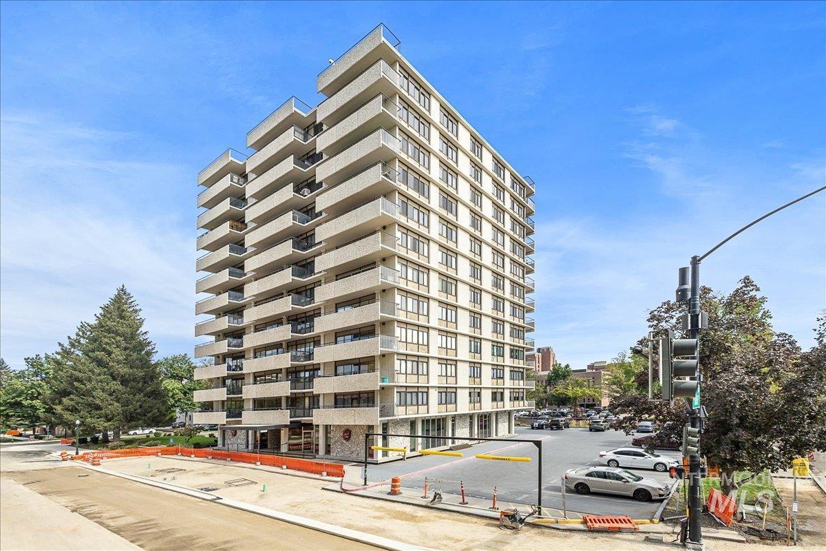 200 N 3rd Property Photo 1