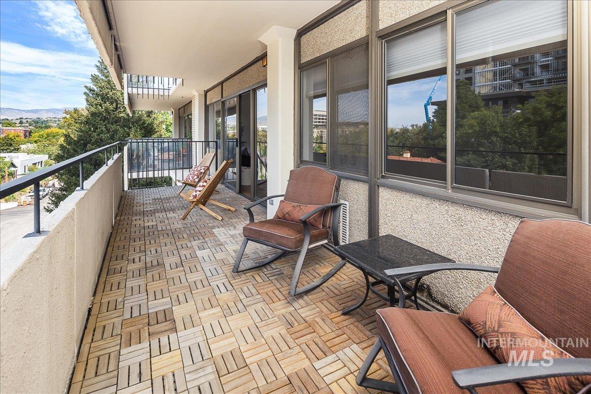 200 N 3rd Property Photo 24