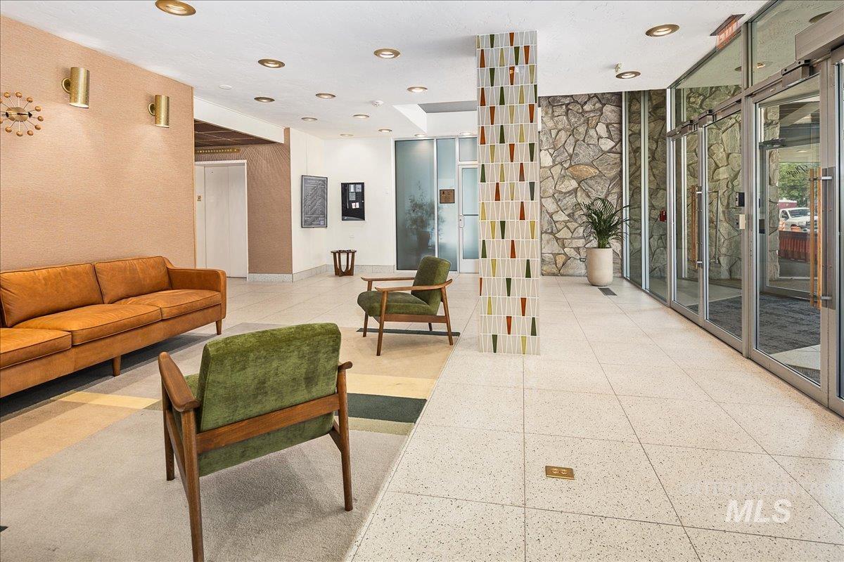 200 N 3rd Property Photo 29